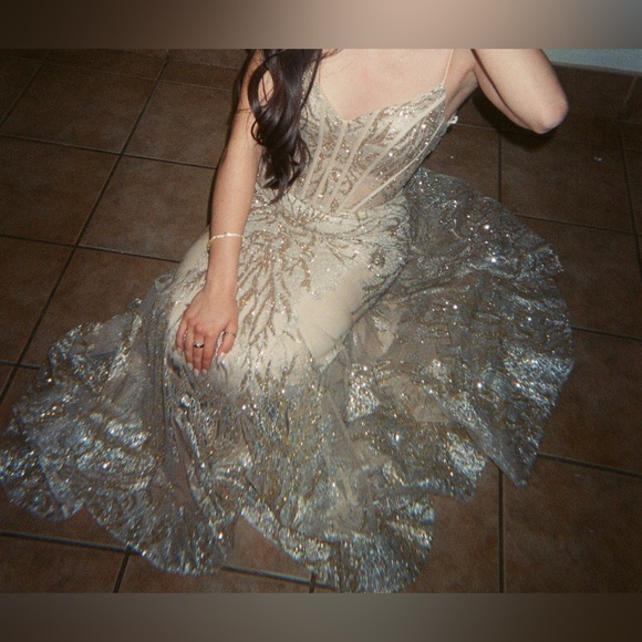 prom dress - Picture 4 of 6